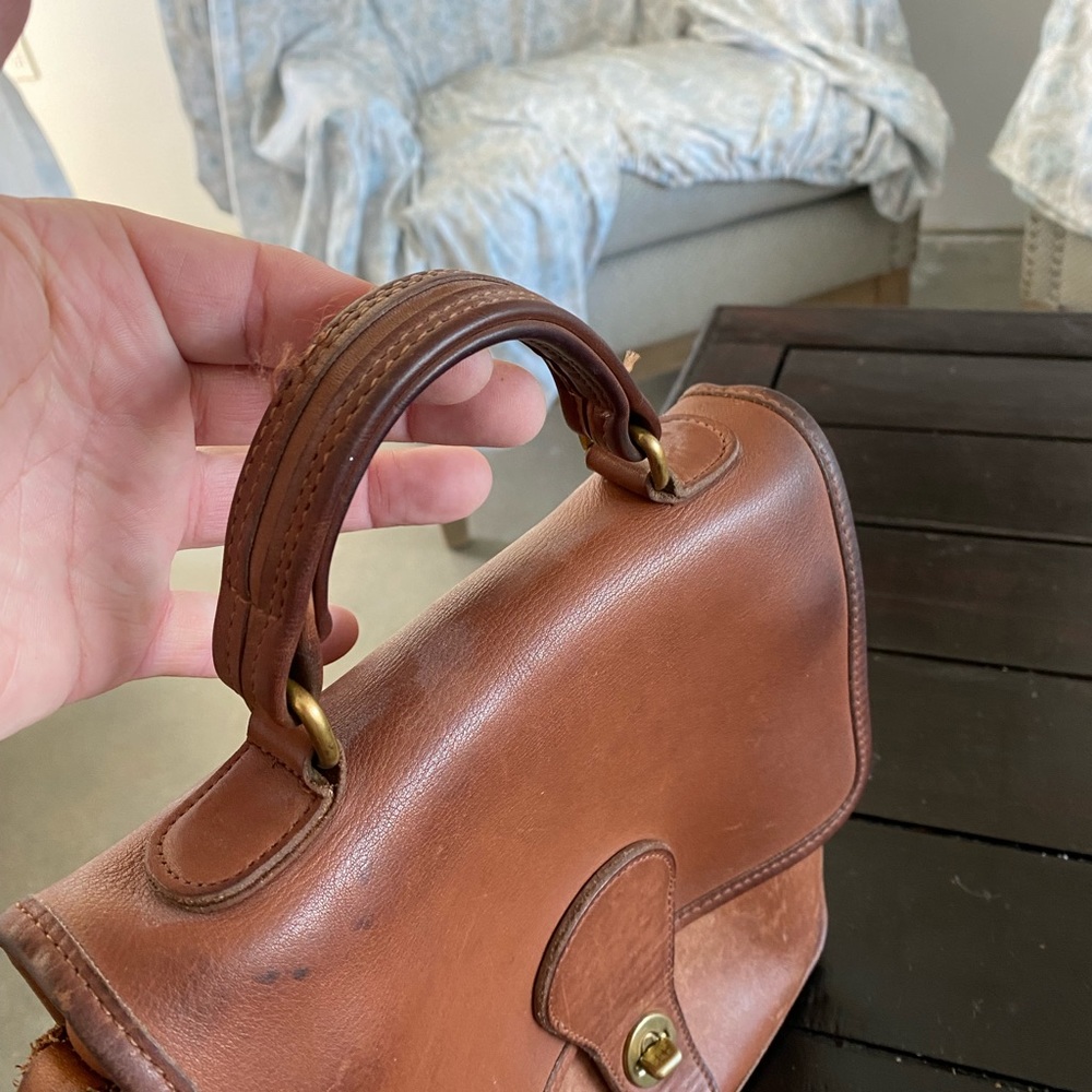 Classic Coach Leather Shoulder Bag